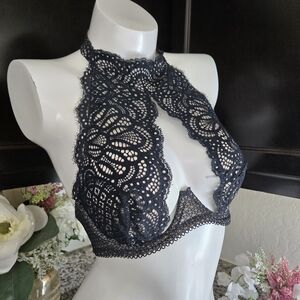 Victoria’s Secret High Neck Lace Halter Bra 34C – Black Unlined Cutout Demi